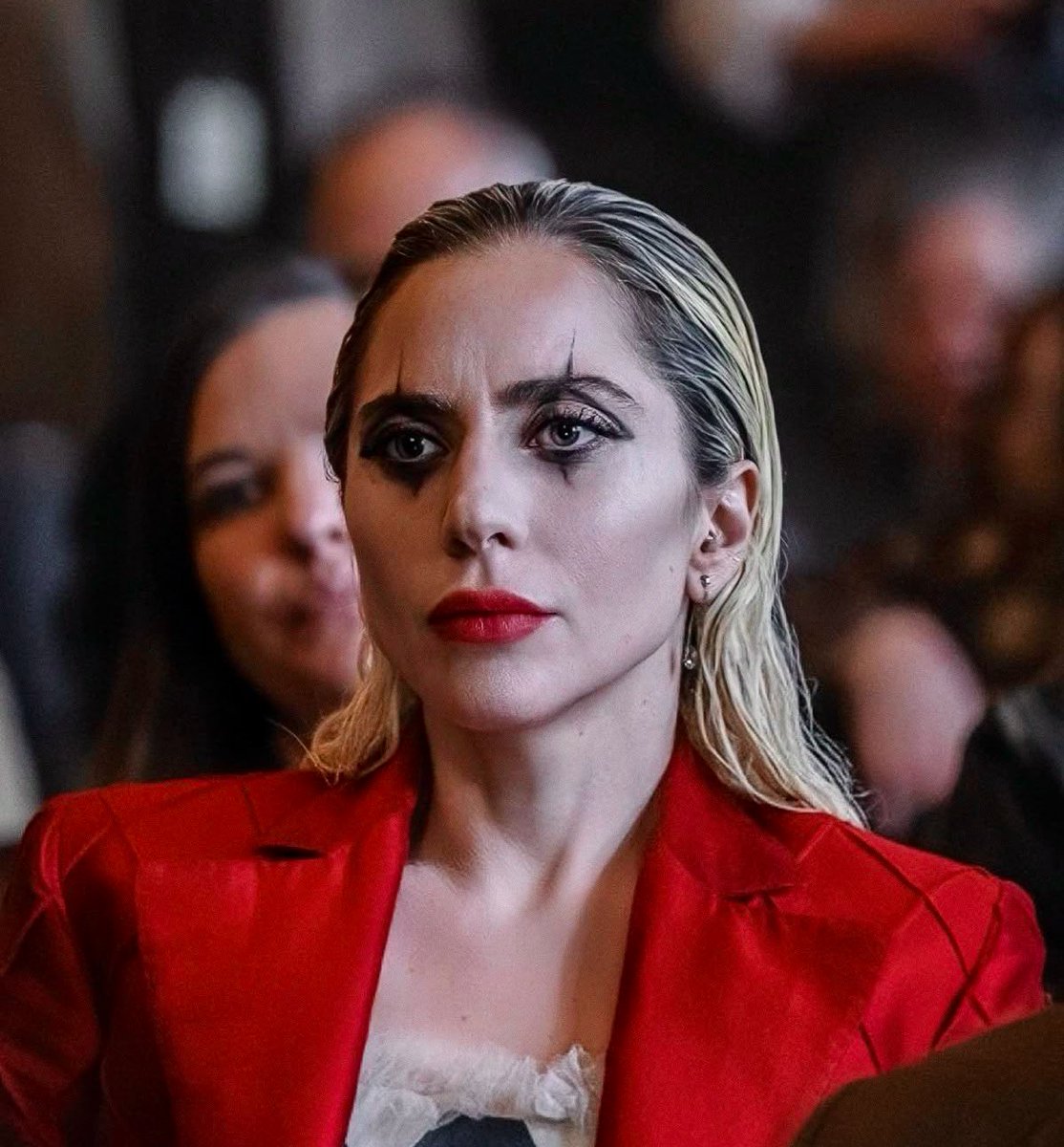 Lançado em menos de uma semana, a bilheteria de “Wicked: For Good” (236 milhões), estrelado por Ariana Grande, ultrapassou a bilheteria de “Joker: Folie À Deux” (206 milhões), estrelado por Lady Gaga em 2024, que deu prejuízo, não cobrindo os custos de produção e marketing.