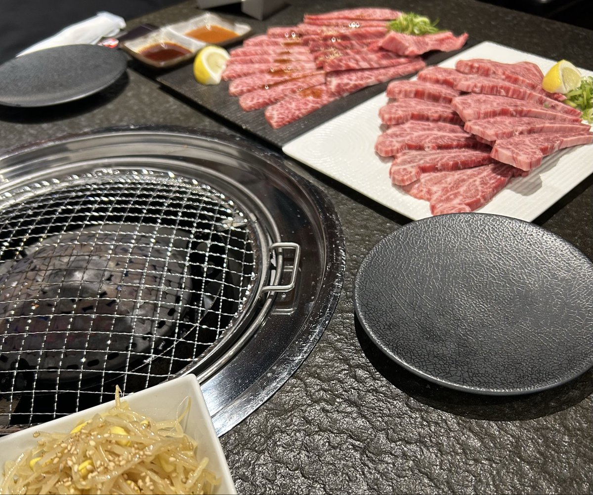 regacy_be5btype's tweet photo. 同伴で焼肉、財布がピンチwww https://t.co/ub1qX8gXgn