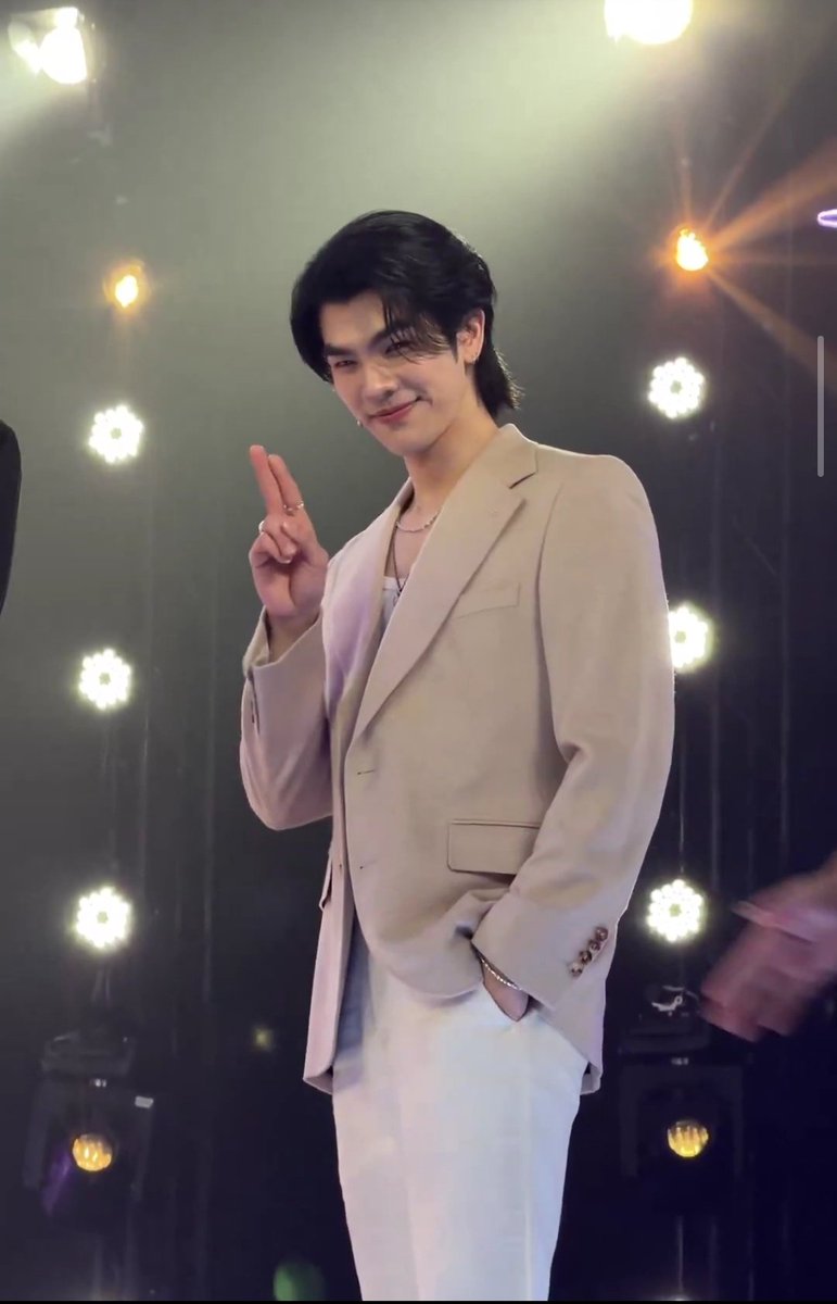 AraaSmile_'s tweet image. Omg, so beautiful 😍

#MilePhakphum  #InThe8ight
#Workpoint #TrueVisionsNOW