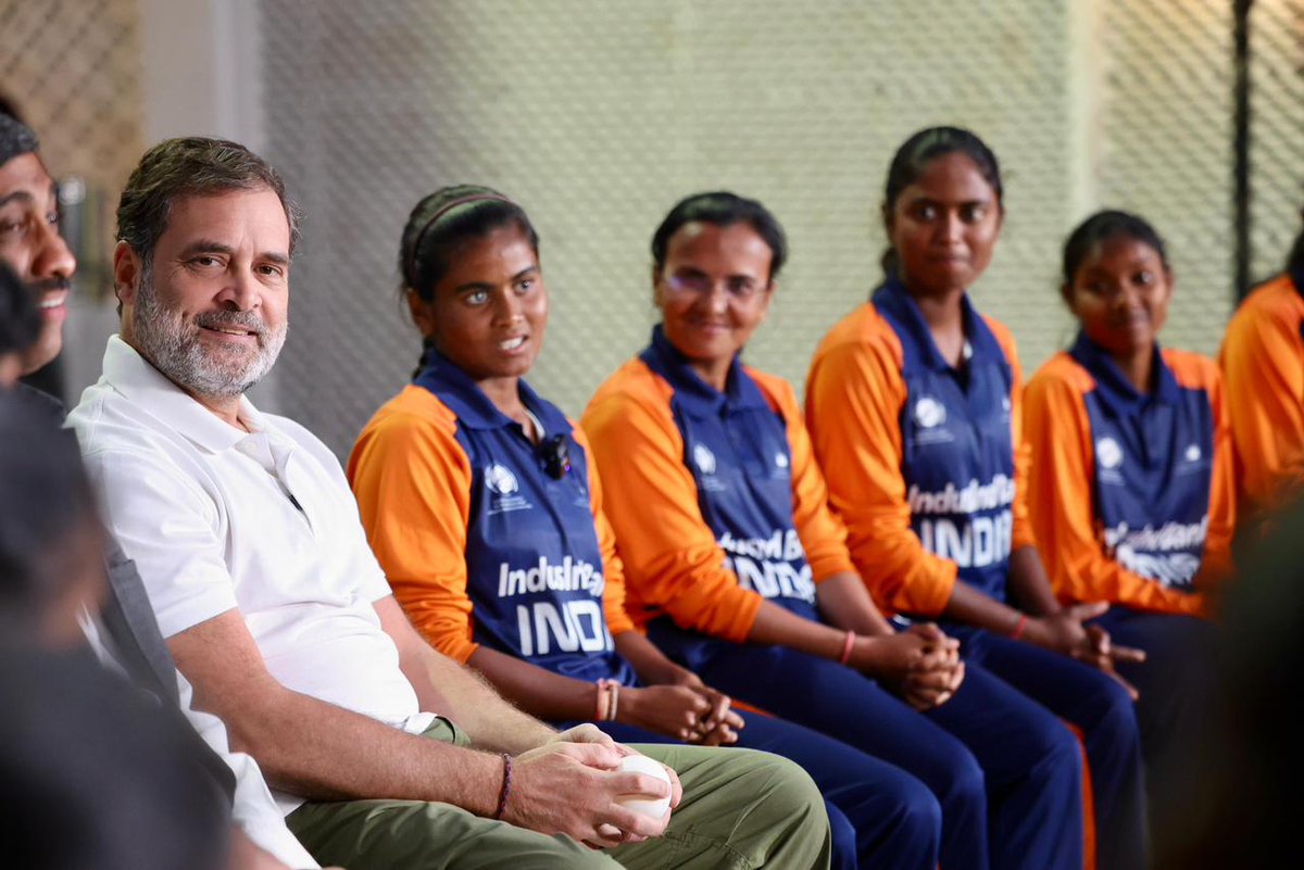 INCIndia's tweet image. LoP Shri @RahulGandhi hosted the Indian Blind Women&apos;s Cricket Team, the champions of the inaugural T20 World Cup, at 10 Janpath.

📍 New Delhi