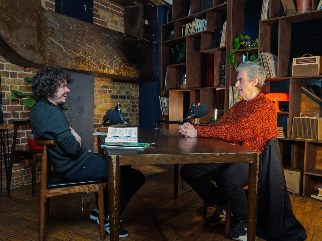 brinatello's tweet photo. #HalfThePicturePodcast: "Had the absolute pleasure of sitting down with national treasure #PeterCapaldi on the podcast the other day to chat all things #DoctorWho, #TheThickOfIt, Glastonbury, #TheDevilsHour and much more!"
Full chat soon on YT/Spotify! 😁 https://t.co/xzWNRonGwd https://t.co/K5VdWm8aGR