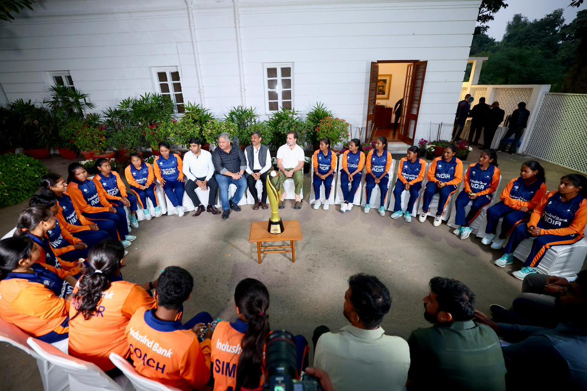 INCIndia's tweet image. LoP Shri @RahulGandhi hosted the Indian Blind Women&apos;s Cricket Team, the champions of the inaugural T20 World Cup, at 10 Janpath.

📍 New Delhi