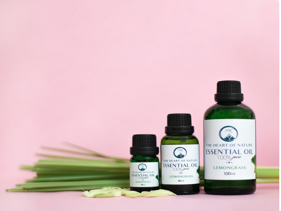 omagazinefr's tweet image. Médecine douce en Provence : huiles essentielles bio &amp;amp; bien-être: L’air de juillet sent la lavande sur les plateaux du Vaucluse. Les tiges coupées sèchent au soleil avant de rejoindre l’alambic où la… dlvr.it/TPTPHw #MédecineDouce #HuilesEssentielles #BienÊtre #Provence