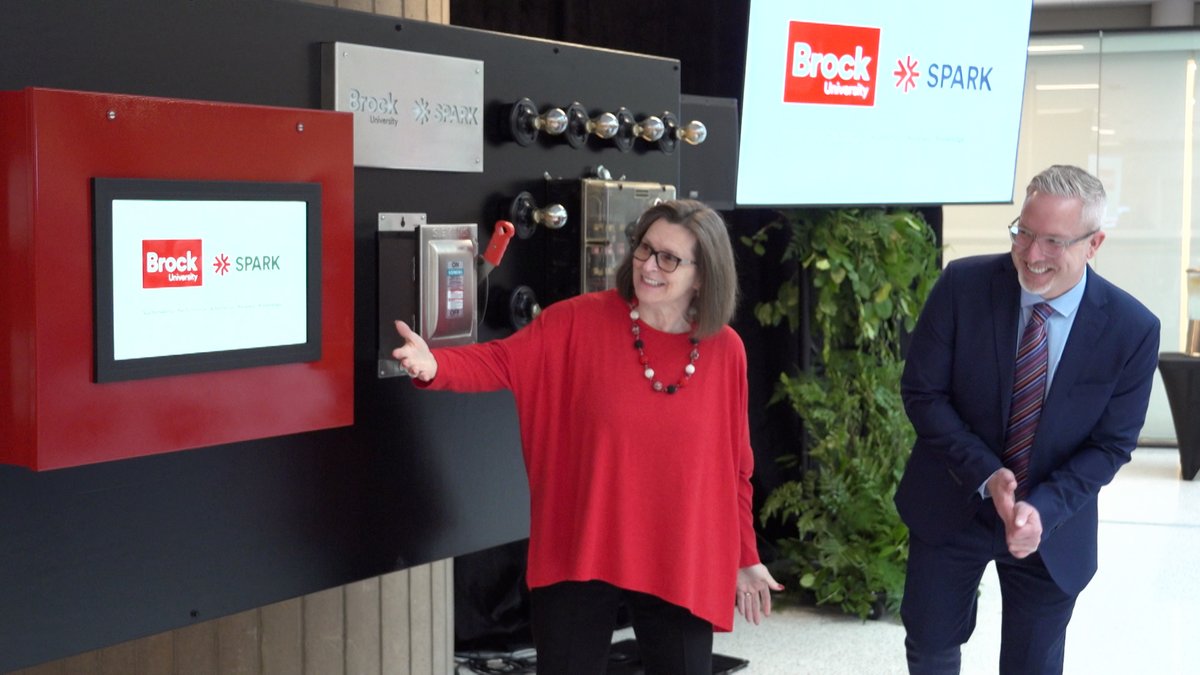 yourtvniagara's tweet image. Brock University celebrated the launch of SPARK this week. SPARK is a $100 million clean infrastructure initiative that will retrofit campus buildings and secure @BrockUniversity&apos;s place as an environmental leader.
yourtv.tv/node/375640?c=…