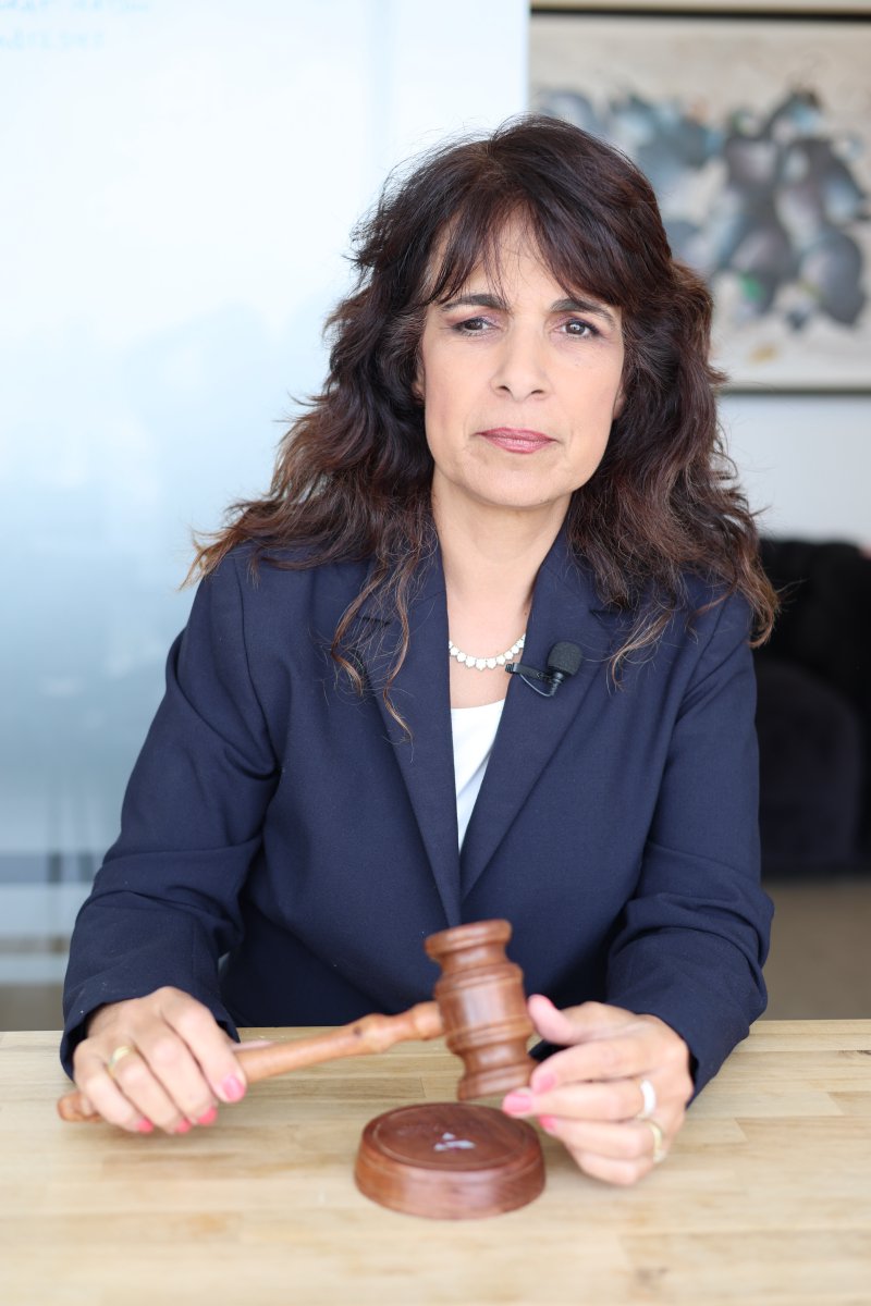 ShuratHaDin's tweet image. Meet the woman who is bankrupting terrorism, one lawsuit at a time.

Nitsana Darshan-Leitner isn’t just an attorney, she’s a warrior on the legal battlefield, standing up for terror victims and defending the Jewish State where it matters most: in the courts.

As the president of…