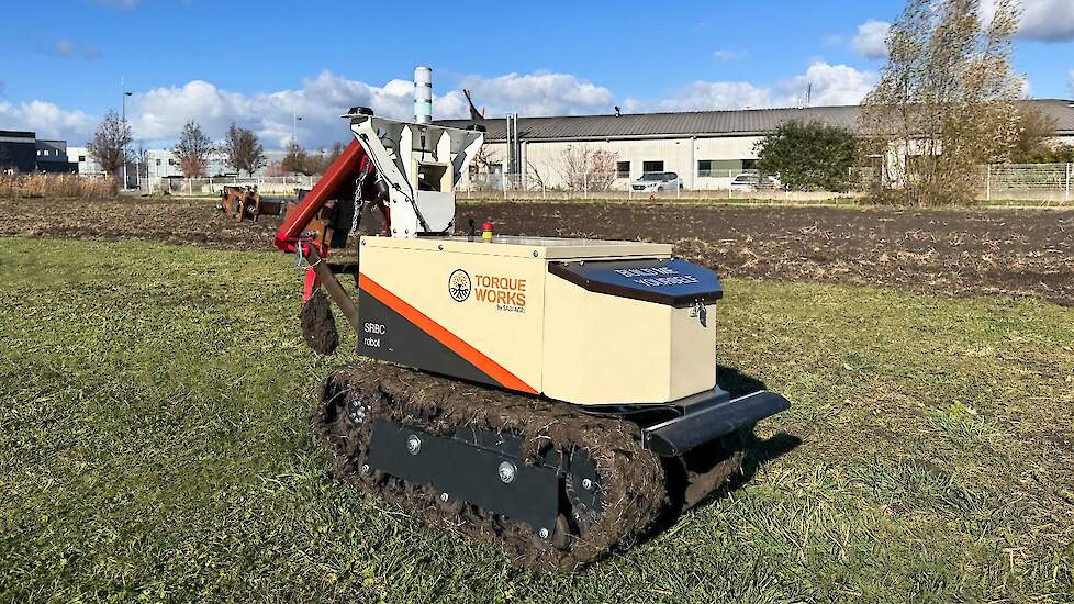 vakbladekoland's tweet image. Een elektrische landbouwrobot voor 13.500 euro: met de SRBC wil SABI AGRI robotisering betaalbaar én praktisch maken voor boeren. 
ekoland.nl/artikel/140691… #landbouwtechniek #robotica @SAS_SabiAgri