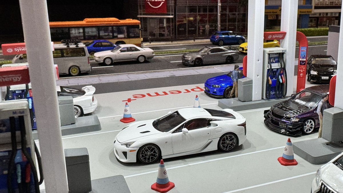 AliExpressで注文していたmodel1/FHの1/64Lexus LFAが届きました