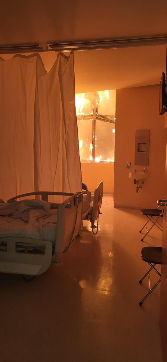 El incendio del hospital de Cartagena nos vuelve a recordar al de Campanar, Valencia.

 Ya está extinguido pero nos sirve de aviso de lo importante que es revisar y tomar medidas sobre las fachadas altamente inflamables. Toda fachada que no cumpla normativa debe ser sustituida!