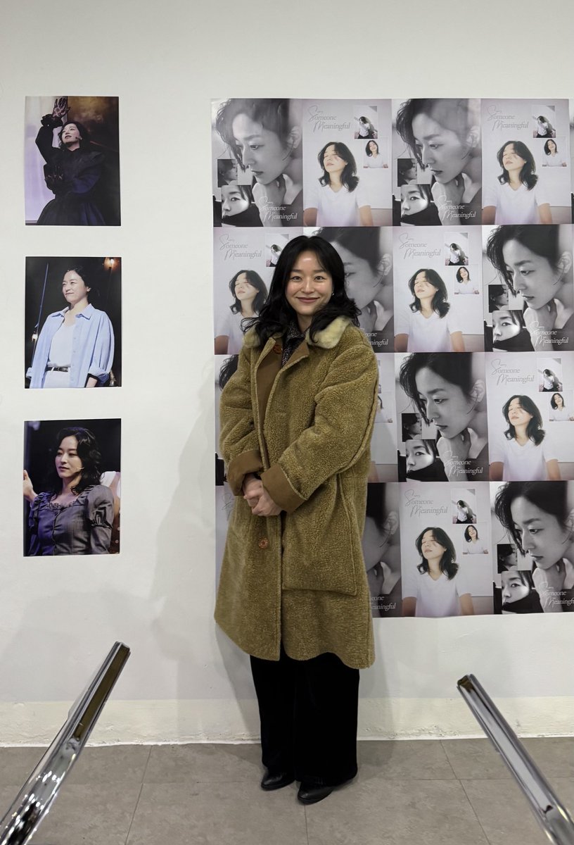 idyiwrit's tweet image. 융님 일 년 사이에 왜 이렇게 어른 되신 거죠
분명 같은 옷인데.....