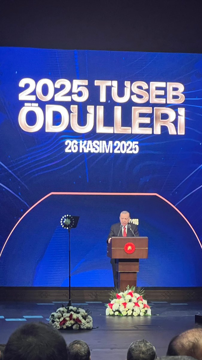 tusandernek's tweet photo. T.C. Cumhurbaşkanlığı himayelerinde düzenlenen “2025 TÜSEB Aziz Sancar Bilim, Hizmet ve Teşvik Ödülleri Töreni”, Beştepe Millet Kongre ve Kültür Merkezi’nde gerçekleştirildi.
TÜSAN Yönetim Kurulu Başkanımız Sn Kenan Kara, ödül törenine katılım sağlayarak derneğimizi temsil etti. https://t.co/kopseiGkLp