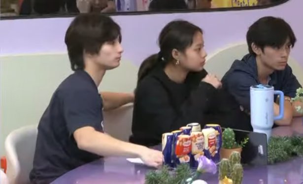 arcesfordy's tweet image. ang haba ng kamay ni joaquin nasa katabing upuan na kaksks

WEDBabe LELQUIN
#PBBCollab20KuyaRuru