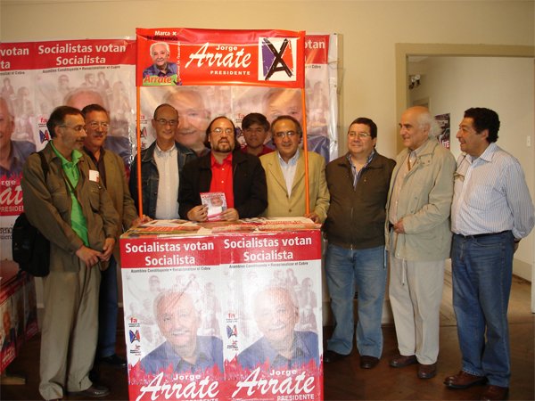 esilvacuadra's tweet image. Frei fue siempre anticomunista. En el 2009 como director ejecutivo de la campaña de Arrate junto a @PC_JAL me tocó conversar con Solari y Toha del comando Frei los términos para que Arrate apoyase a Frei. Creo que @marcoporchile tuvo +razón al no apoyar a Frei. #votoXJeanetteJara
