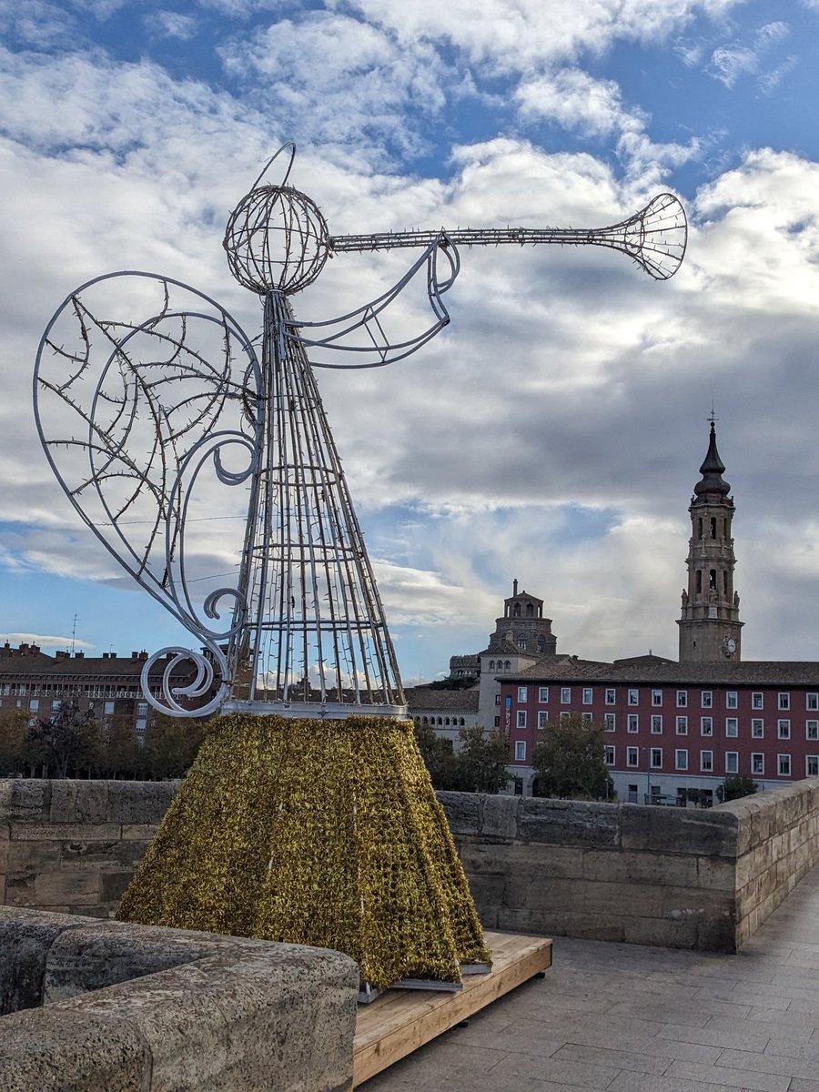 ¿Qué anuncian estos ángeles? 
¿La Navidad?

#payasokikote