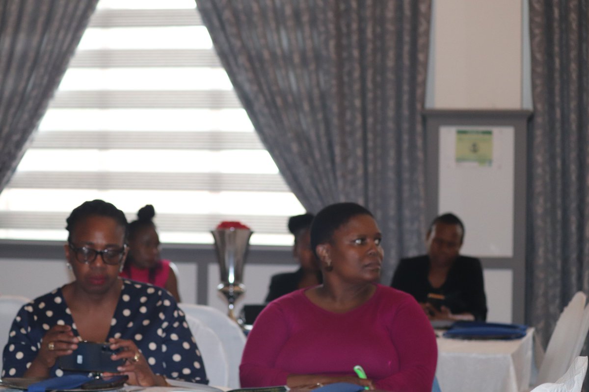 SAPoliceService's tweet image. #sapsHQ [SAPSET TERTIARY STUDENTS LUNCHEON] Today’s engagement brings together beneficiaries from various tertiary institutions to celebrate their academic achievements and to strengthen the support network available to them. 

The #SAPSET luncheon also aims to provide…