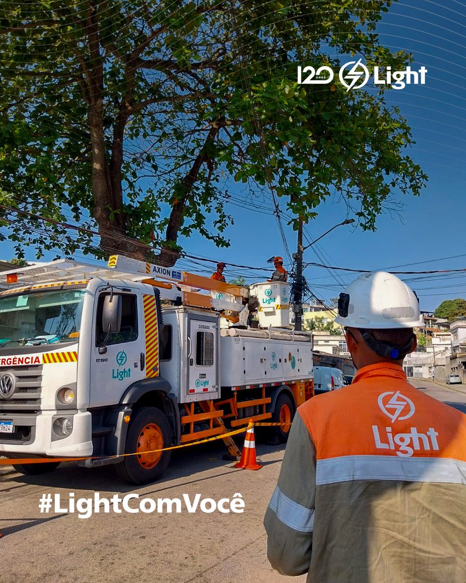 lightclientes's tweet image. Verão chegando? Já estamos prontos!

Nossas equipes de campo intensificaram as podas preventivas para minimizar os impactos de ventos fortes e chuvas típicas da estação na rede elétrica.

O serviço retira galhos e folhagem em contato direto com a fiação, diminuindo o risco de…