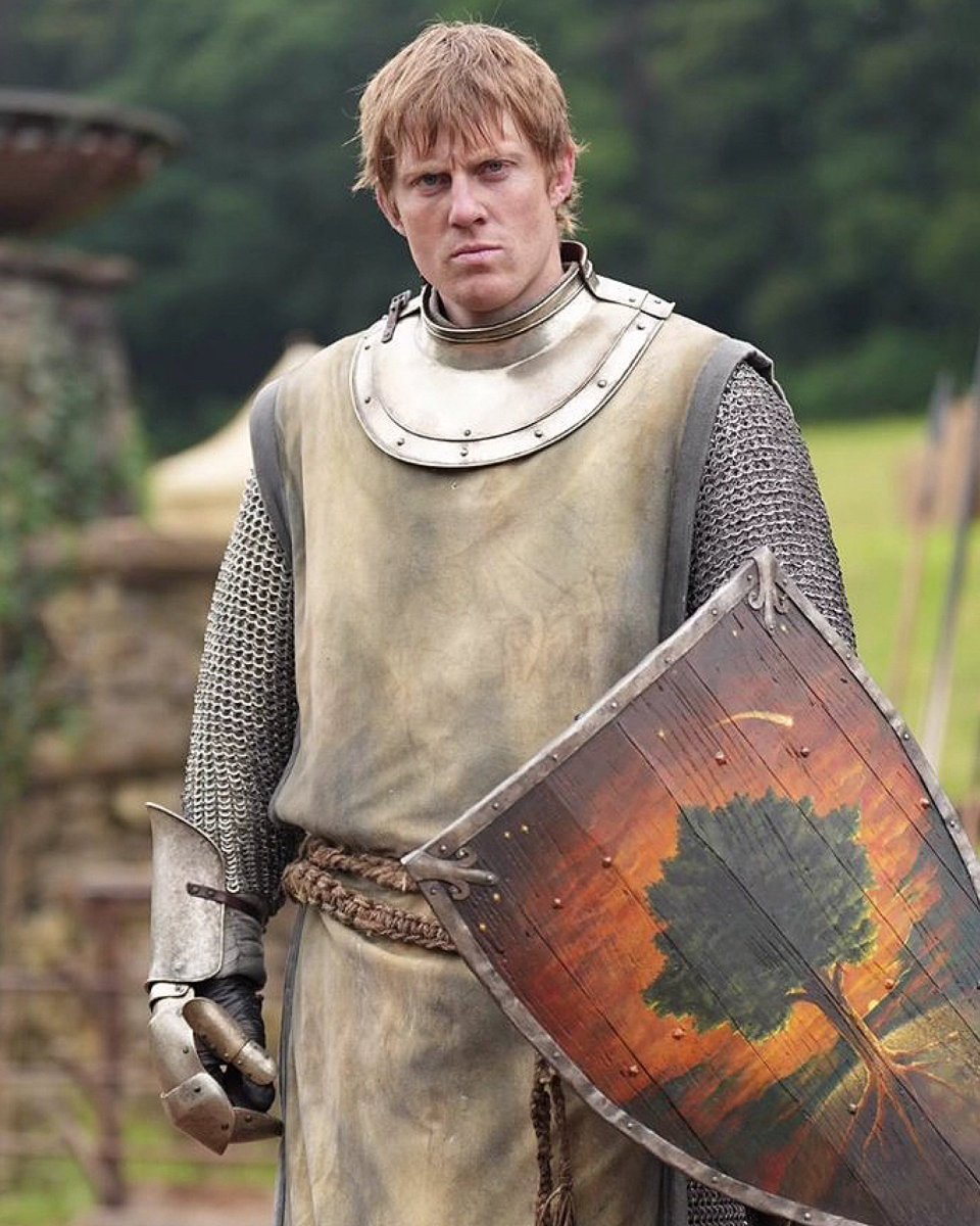 westerosies's tweet image. Ser Duncan the Tall in HBO’s #AKnightOfTheSevenKingdoms vs. The Hedge Knight: The Graphic Novel.

From page to screen. 🛡️