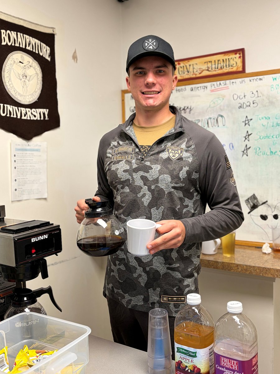 Each Friday, Bowen Slotman, ’26, serves meals at the Warming House, gaining empathy and leadership skills along the way. 💛

Join us Dec. 2 for #GivingTuesdayatBonas to support the Warming House &amp; more!

🔗 ow.ly/9WhX50XxLcH

📲 Bowen’s experience: ow.ly/Pnz550XxLcI