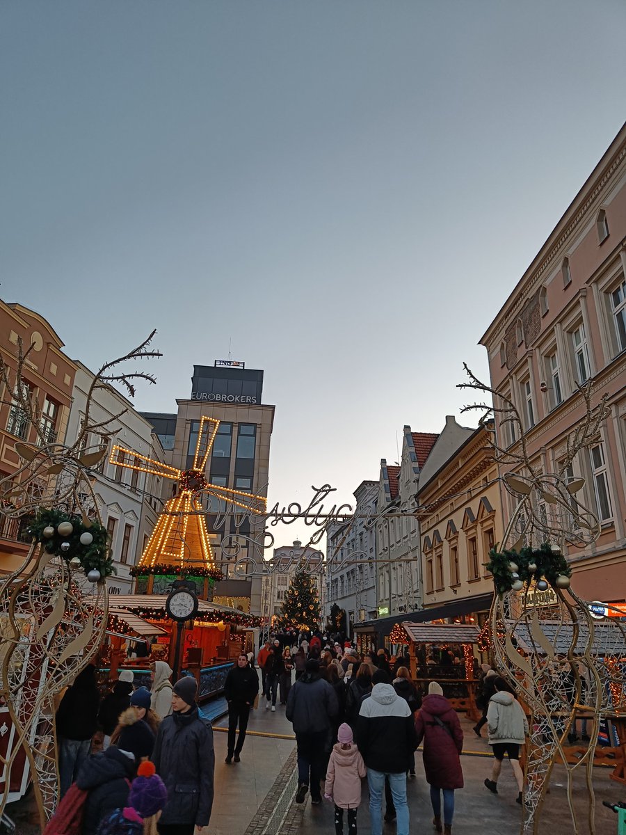 err_409's tweet image. Never imagined a far off place such as #Bydgoszcz in #Poland would have such a lively #Christmas scene. Thanks in no small parts to @Ryanair as well for running this route.