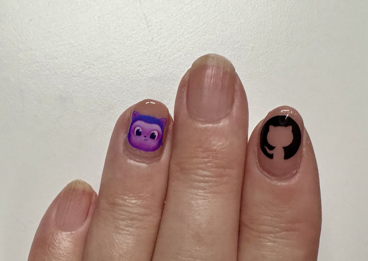 _yochan__'s tweet image. 💡やったこと

《Java》紫本

計:25分

💪感想
午後休もらって #GitHub Universe&apos;25 Recap Tokyoへ
Octocatのネイルしてもらった😺🐙
生Postmanもいた🪐
戦利品もたくさんいただきました🙏
来年も絶対行くぞー！！

#RaiseTech
#Java
#今日の積み上げ
#学習記録 
#JPIN