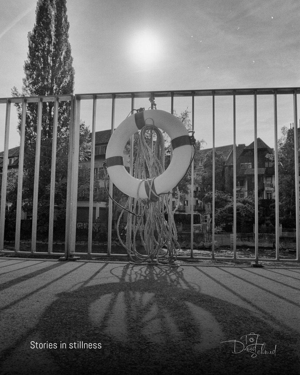 dschmidphoto's tweet image. Composition often lies in what’s already there, waiting to be noticed. In photography, stillness can be its own kind of story. 🛟

#FilmPhotography #Analog #Kodak #VisualStorytelling