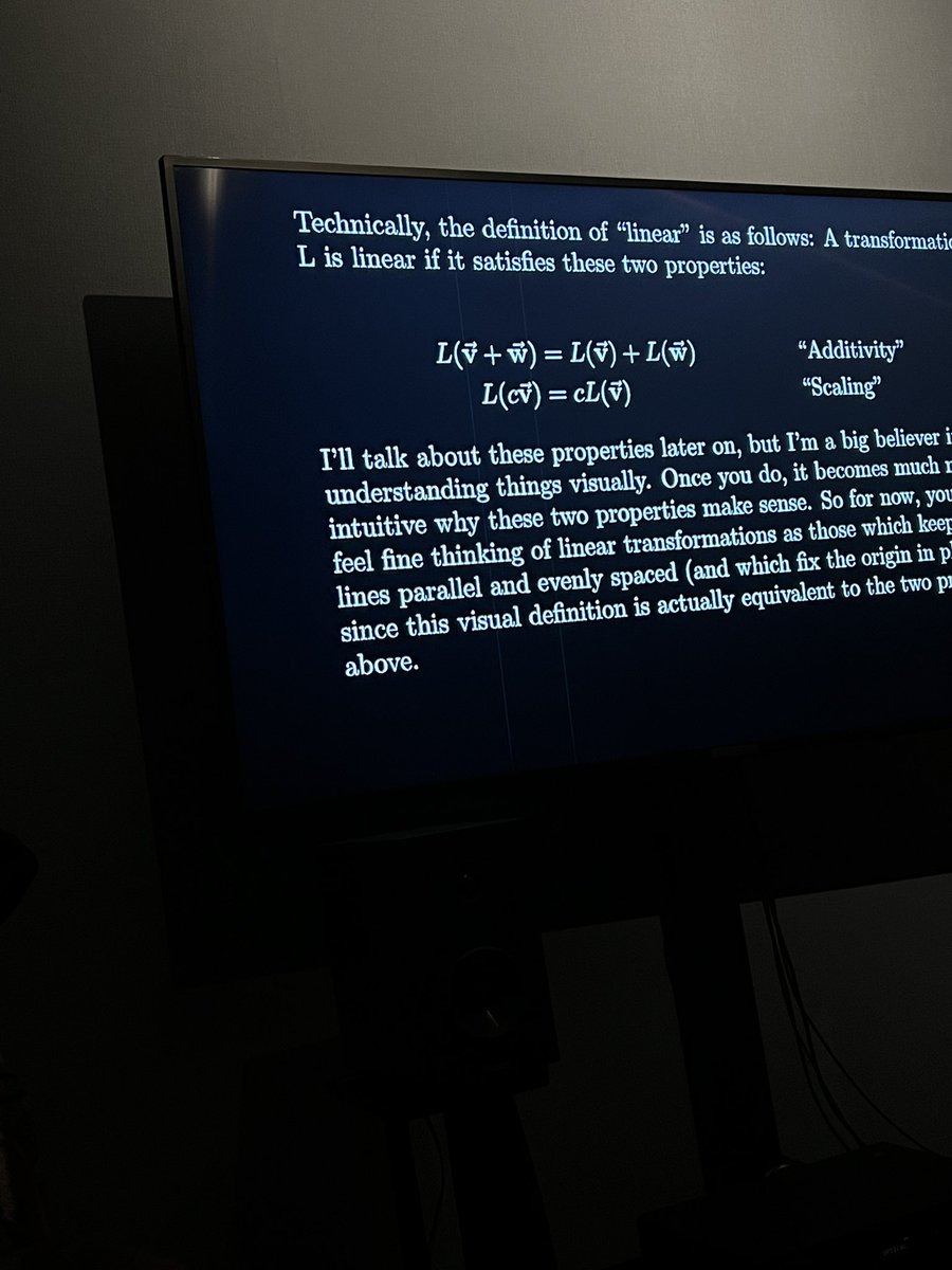 kazuya_tateishi's tweet image. 線形代数を毎日少しずつ勉強
眠くなったらまた一から巻き戻しを繰り返してる。鈍足だが行列までは理解
Matrixって空間の変換の事だったんだな。。