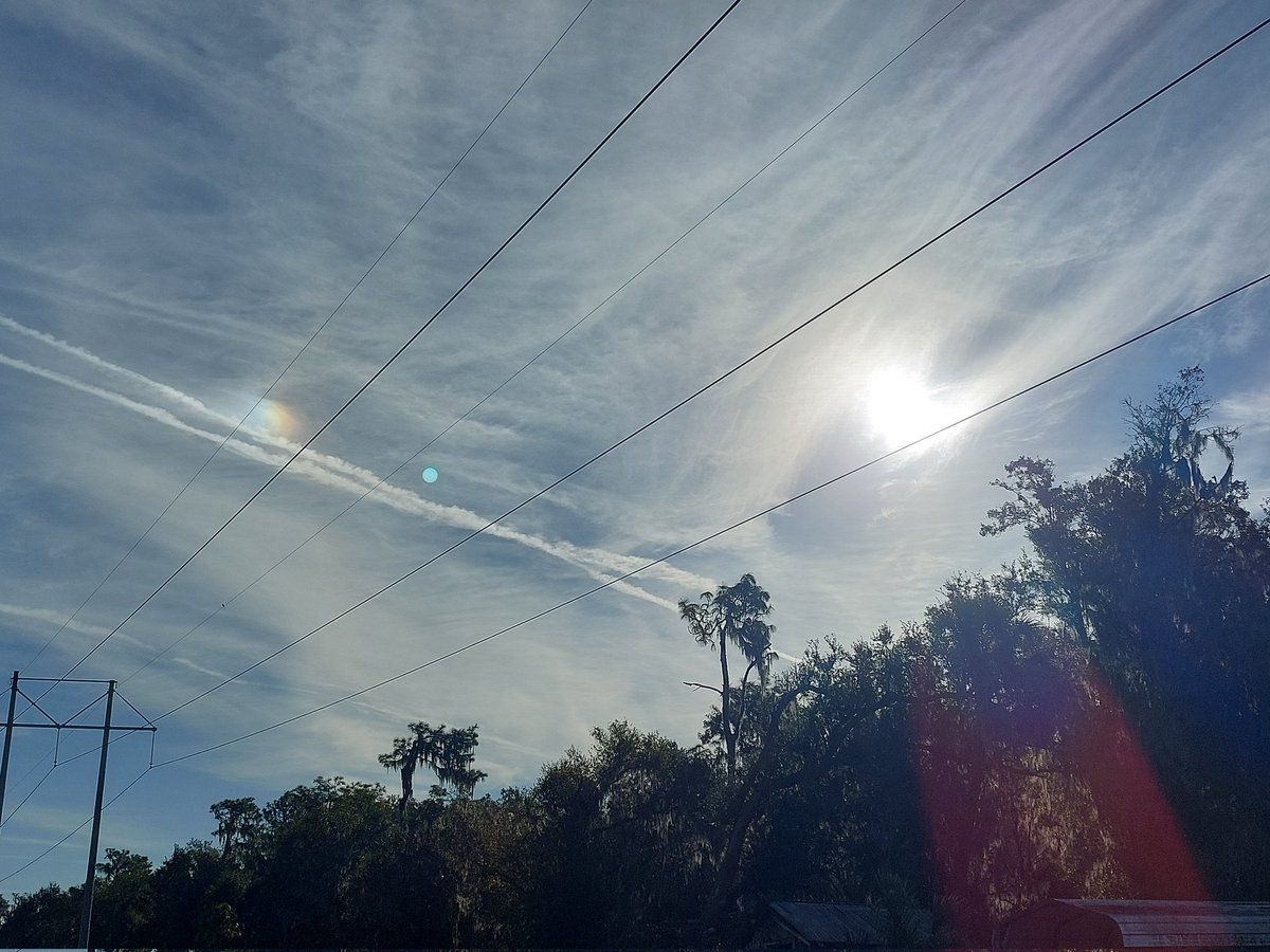 carmendavis57's tweet image. Upside down rainbows. Total block out coming my way.