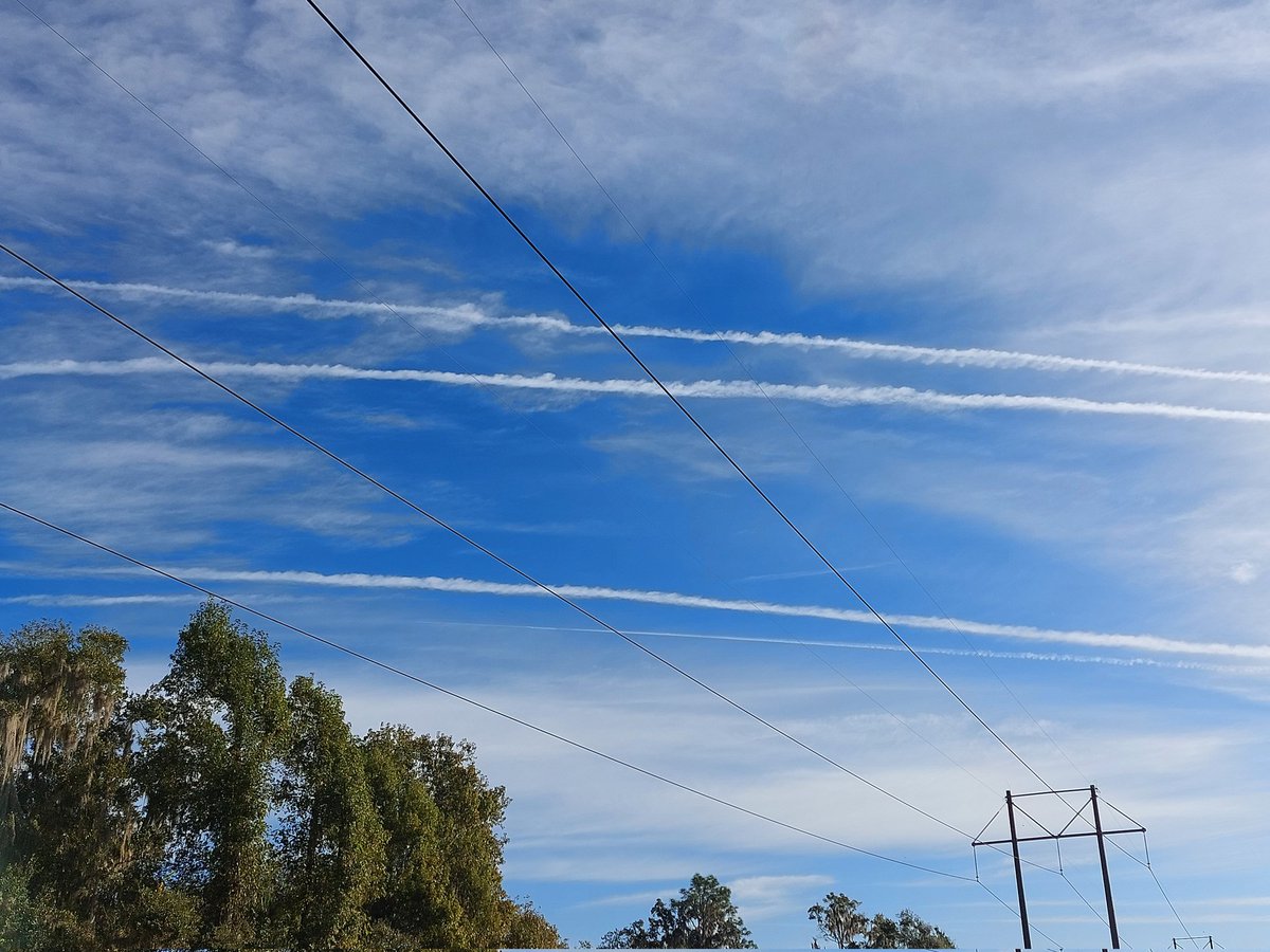 carmendavis57's tweet image. Upside down rainbows. Total block out coming my way.