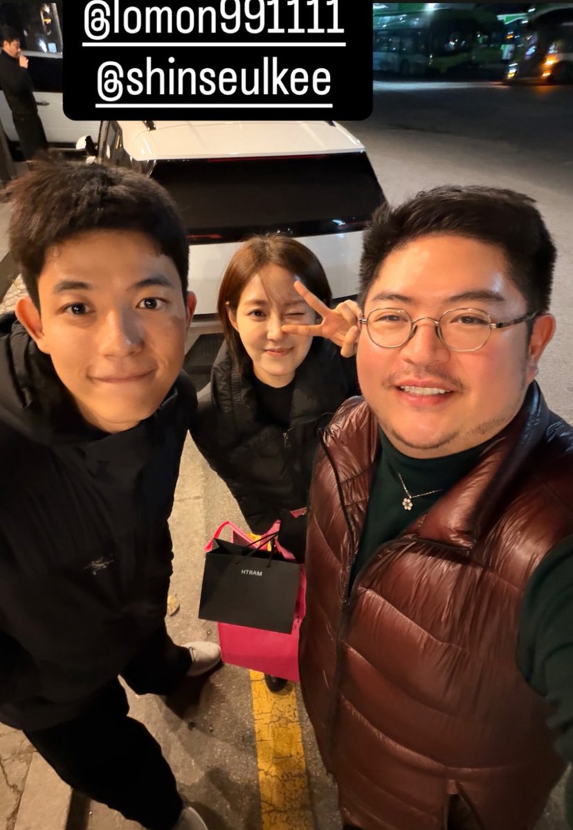 Seulki with Lomon and their English teacher, Sam Park.
