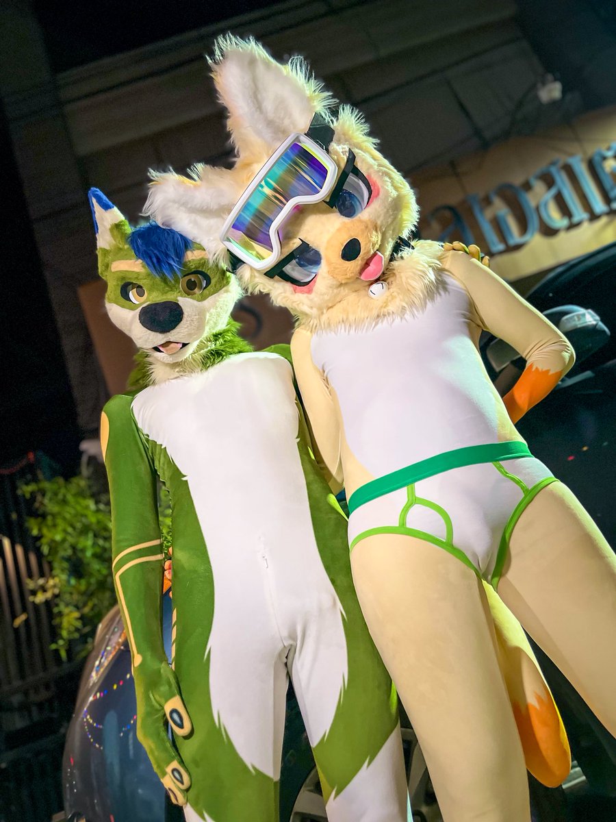 Green briefs 🍀

📷: <a href="/kennythefursuit/">KennyXP ➡️ Furum2025 🏴‍☠️🇲🇾</a>