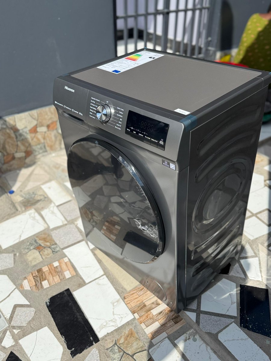 BillyTronix1's tweet image. Mwanangu @jaymotz kaamua kuachana na kina mama fua kaja kuchukua mashine hii kama ya mwanetu @Thereal_taivina