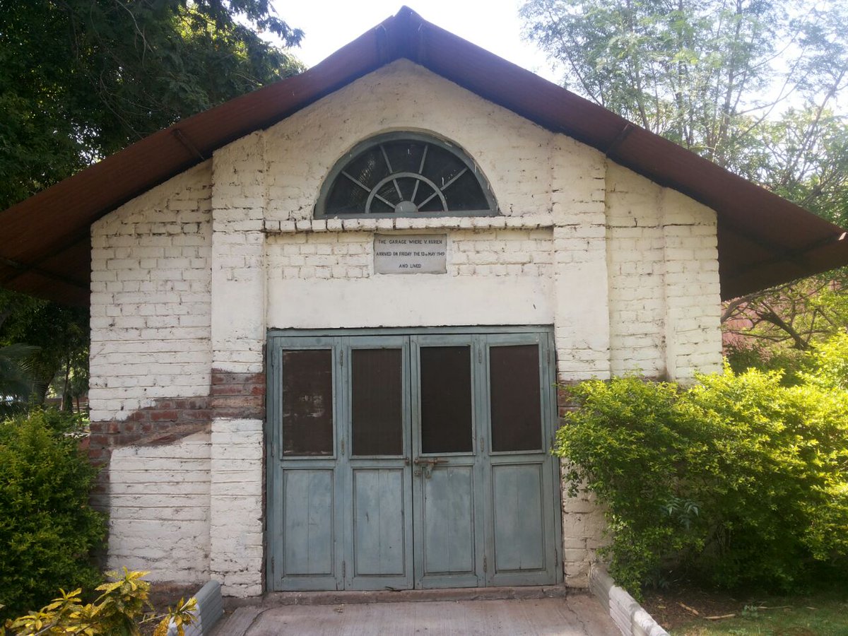 thekaipullai's tweet image. The year is 1948. India has just become free and is trying to have a tryst with destiny. And in a country with endless possibilities, you are a 27-year-old man from an affluent family. 

You have also studied in prestigious institutions like Loyola College and College of…