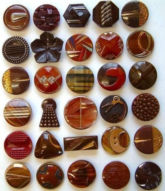 BiancoDavinci's tweet image. Beautiful vintage button collection. 1920-1930.
