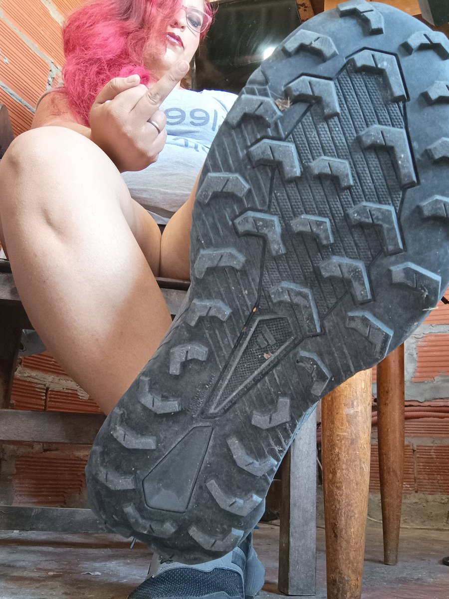 LeiseNovak's tweet photo. Nuevas zapatillas para aplastarte las bolas, ahora ve y reembolzalas 👏👏👏

New sneakers to crush your balls, now go an reimburse them 👏👏👏

Total 150.000$ Ars / 105$ usd

Transferencia Argentina: queen.leise

Throne: https://t.co/e8KzeUgKPs 

PayPal: https://t.co/QVMJRmLTlL https://t.co/llBtcOtH0O