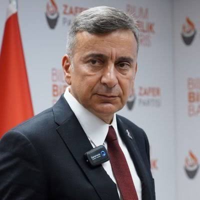Zafer Partisi Sözcüsü Azmi Karamahmutoğlu'ndan, Fatih Altaylı'nın tutuklanmasına tepki:

“Yazıklar olsun size.  
Eziyetinize, adaletsizliğinize yazıklar olsun.”