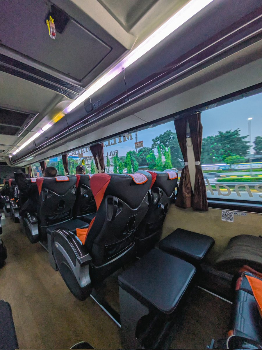 BudiOfficial's tweet photo. Rosalia Indah 3064
CG304
Ciledug - Yogya, Scania K360 28 seat
Pd.pinang - sentolo 200k
Free air mineral, 1x service makan, 
26-11-2025
Start pd.pinang 16.50
Tamjung barat - kp. Rambutan - cikarang - Karawang barat
(Pulo gebang &amp; cibitung) Ga ada penumpang https://t.co/elm1tElYQ5