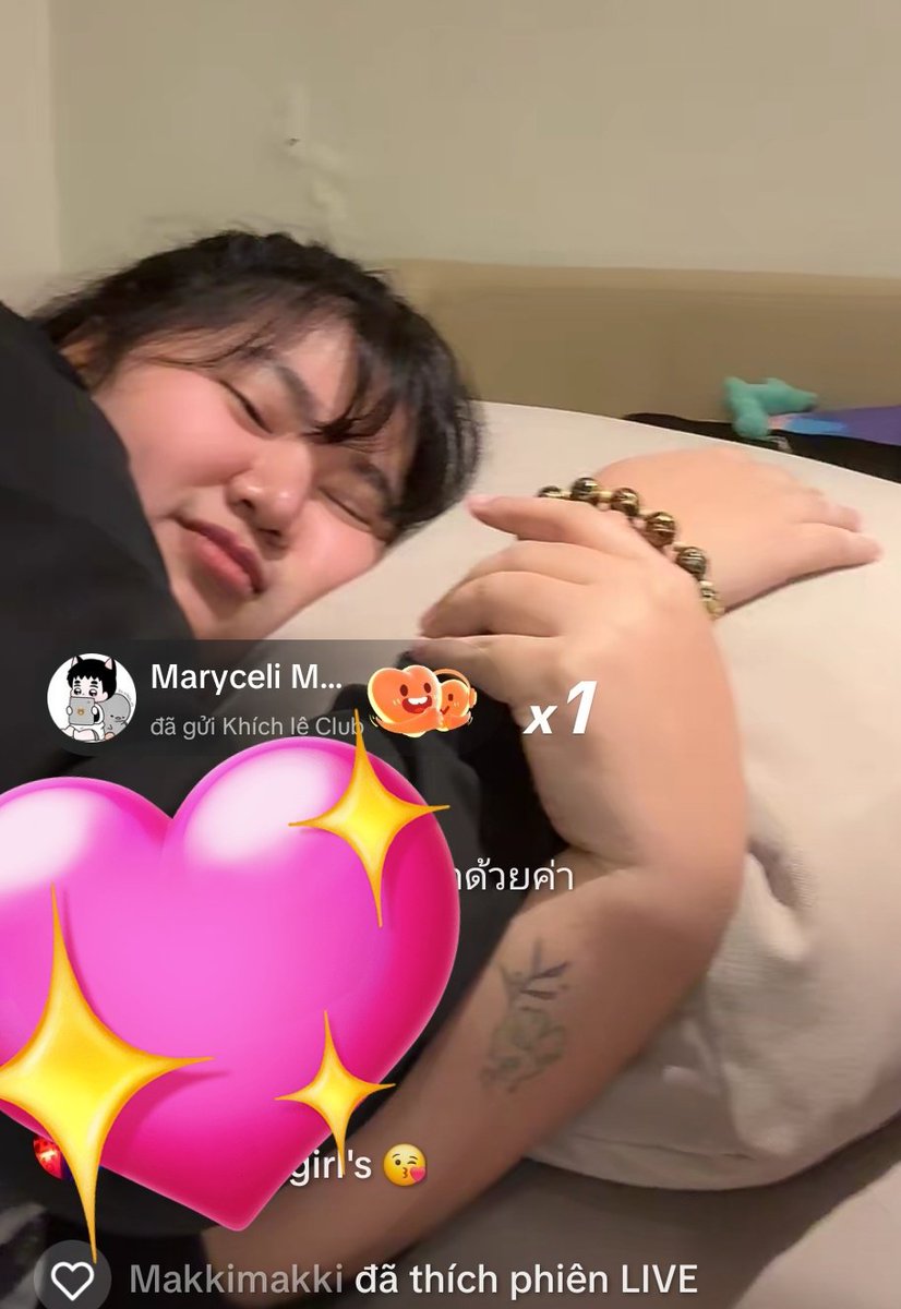 Biu and Bee kkkkk 

<a href="/JakeB4rever/">BIU.</a> #BuildJakapan