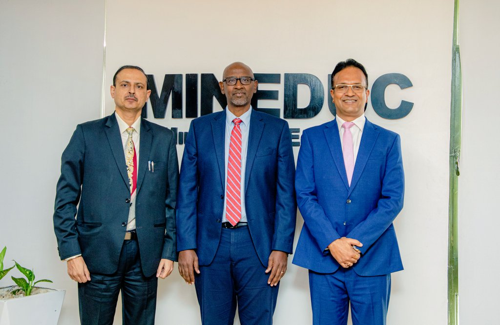 Rwanda_Edu's tweet image. Today, Minister @JoNsengimana  received a courtesy call from H.E. Mridu Pawan Das, the High Commissioner of @IndiaKigali. Their discussions focused on strengthening bilateral cooperation in the education sector.