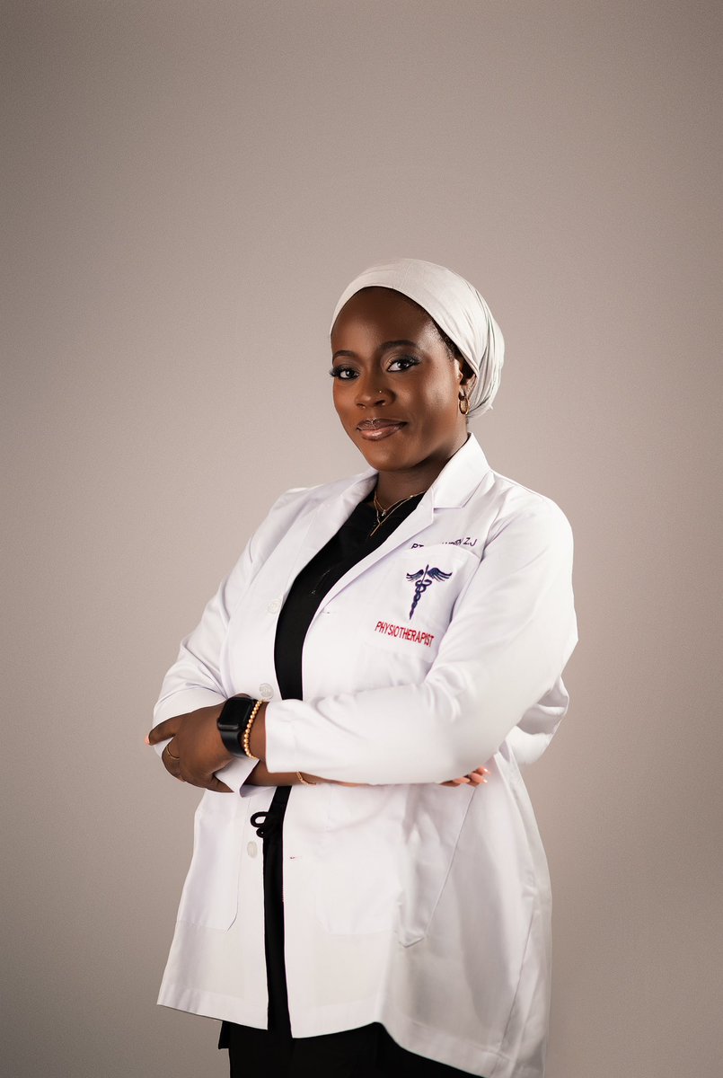 zainabuuuu_'s tweet image. The one where I become a licensed physiotherapist. Alhamdulillah ❤️