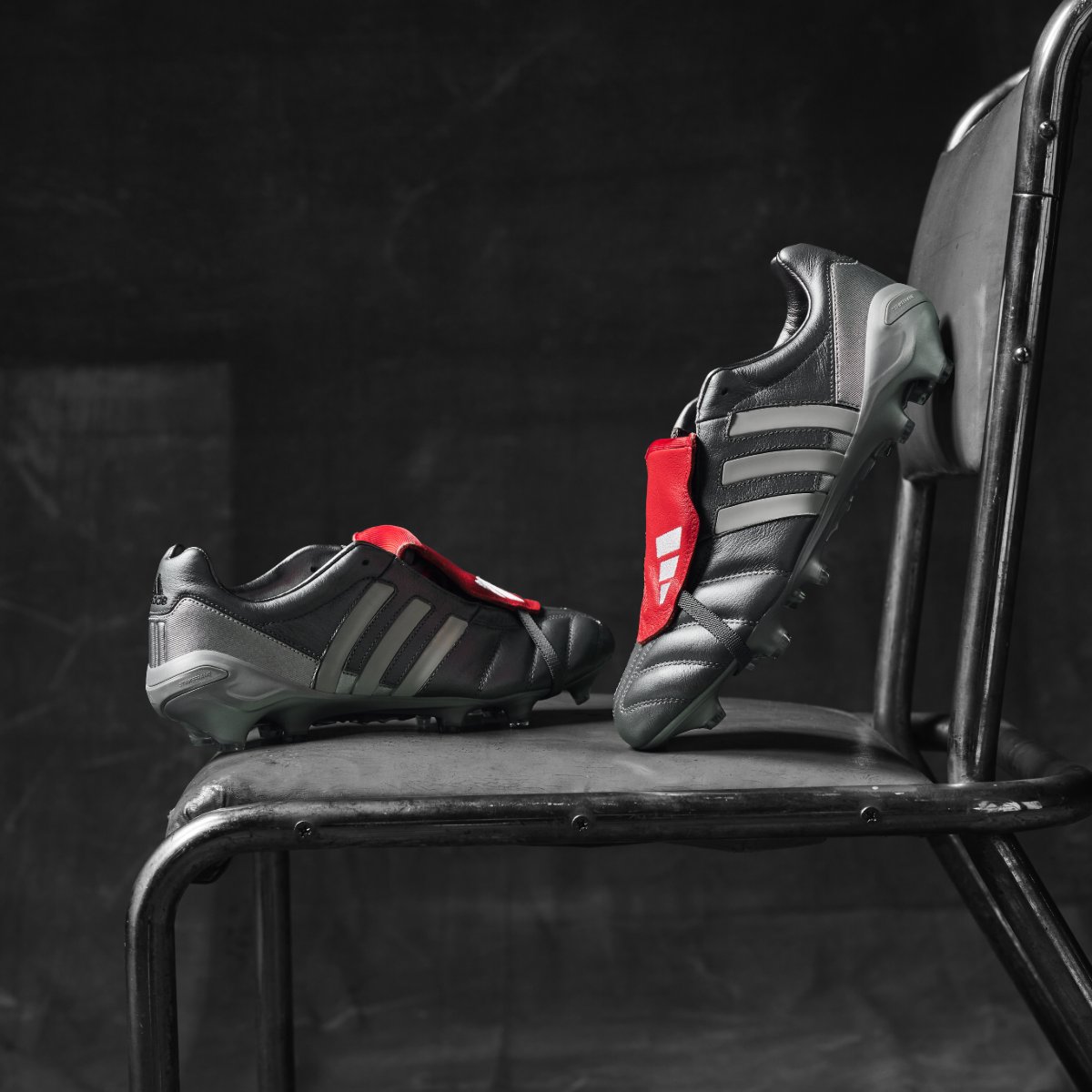 🔗 brnw.ch/21wXPR6

Ein Klassiker kehrt zurück. adidas bringt mit einer frischen Neuauflage des Predator Mania Gun Metal einen weiteren Klassiker zurück.

Hol dir jetzt schnell dein limitiertes Paar bei Pro:Direct Soccer.