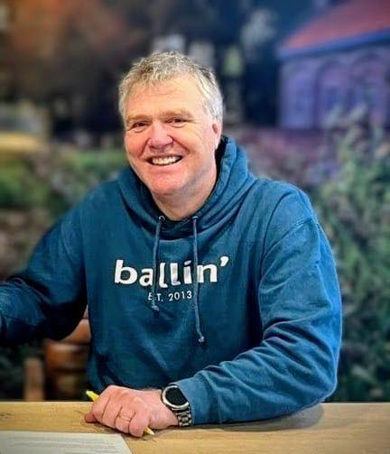 𝐒𝐃𝐂’𝟏𝟐 𝐧𝐞𝐞𝐦𝐭 𝐧𝐚 3 𝐬𝐞𝐢𝐳𝐨𝐞𝐧𝐞𝐧 𝐚𝐟𝐬𝐜𝐡𝐞𝐢𝐝 𝐯𝐚𝐧 𝐭𝐫𝐚𝐢𝐧𝐞𝐫 𝐆𝐞𝐞𝐫𝐭 𝐕𝐞𝐥𝐝𝐡𝐮𝐢𝐬
Na 3 seizoenen vol ontwikkeling, uitdagingen en sportief succes neemt SDC’12 na dit seizoen afscheid van hoofdtrainer Geert Veldhuis.. sdc12.nl