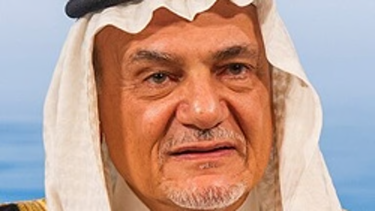 🇸🇦 "تركي الفيصل": من الملك المؤسس إلى محمد بن سلمان.. الموقف السعودي ثابت تجاه فلسطين والعلاقات الدولية

▪️ استعرض ثبات الموقف السعودي تجاه فلسطين عبر العهود.
▪️ أكد أن الشراكة مع الولايات المتحدة استراتيجية ولا تخضع للابتزاز.
▪️ استذكر موقف الملك عبدالعزيز في لقاء يالطا ورفضه أي