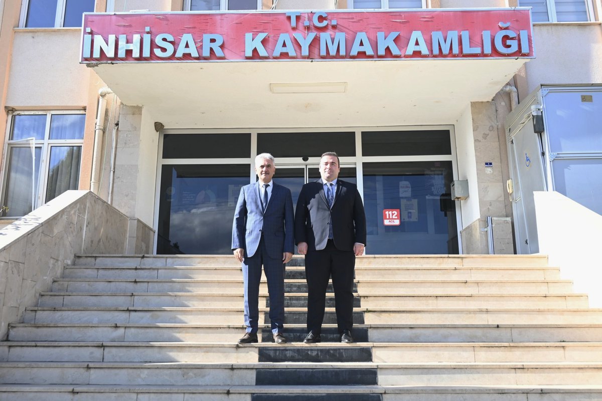 İl Nüfus ve Vatandaşlık Müdürü Sayın Osman Çırak, Kaymakamımız Sayın Mücahit Ünal'ı makamında ziyaret etti.

Sayın Kaymakamımız, nazik ziyaretlerinden dolayı kendisine teşekkürlerini ifade etti.

<a href="/kaymakam_unal/">Mücahit Ünal</a>