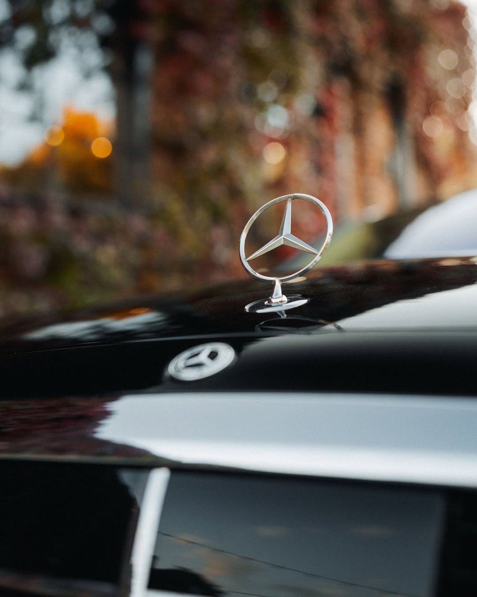 BenzNashik's tweet image. A shade so stunning, a presence so iconic.
📷 @anfotograf_strefamoto for #MBfanphoto 

#SClass #MercedesBenzIndia #SilverStar #Nashik

Disclaimer: Accessories, colors, and fitments shown may not be part of standard specification.