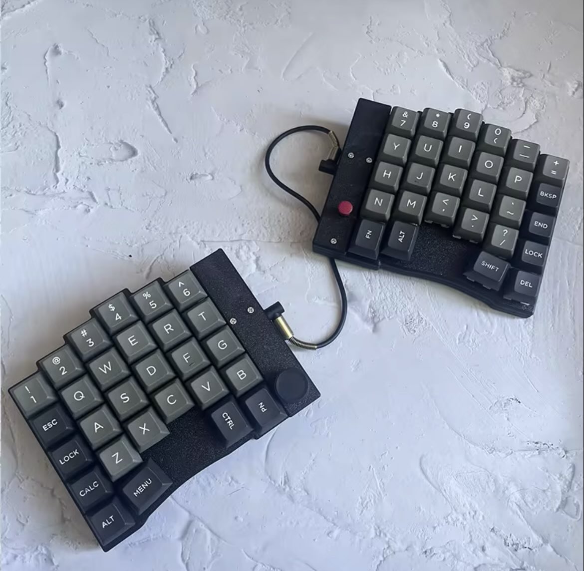 daniel0xFC's tweet image. I think I am asking this for Christmas, looks incredible!

Red dot 🔴 supremacy