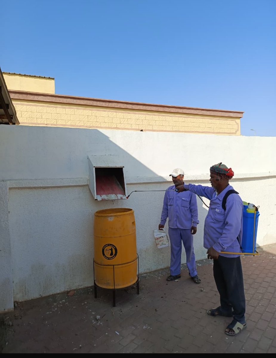 #بلدية_المنجور

مستمرة في أعمال المكافحة الحشرية من خلال رش حاويات النفايات في المنجور والقرى التابعة لها .