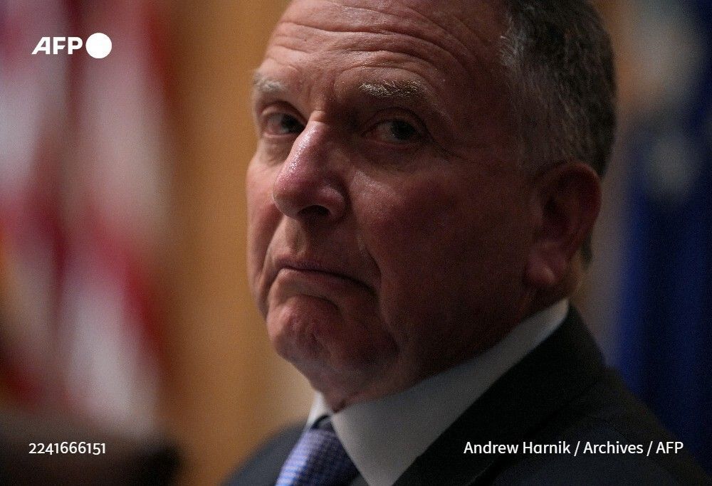 afpfr's tweet image. 🇷🇺🇺🇸 Steve Witkoff, émissaire de Trump, a donné des conseils à un conseiller de Vladimir Poutine sur la manière d&apos;introduire auprès du président américain un plan de règlement du conflit en Ukraine, selon une conversation révélée par Bloomberg. 

➡️ u.afp.com/Shgn