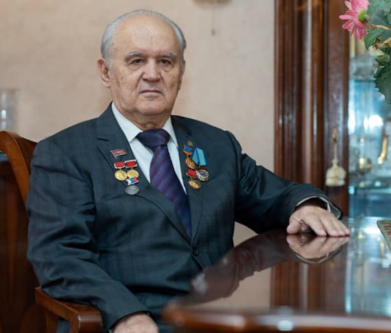 ceanmedia's tweet image. Remembering Valerian Sobolev, the brilliant mind behind the Iskander missile system and more. His work shaped military technology, but also brought complex consequences. Rest in peace at 87. #MilitaryTech #Russia #Iskander