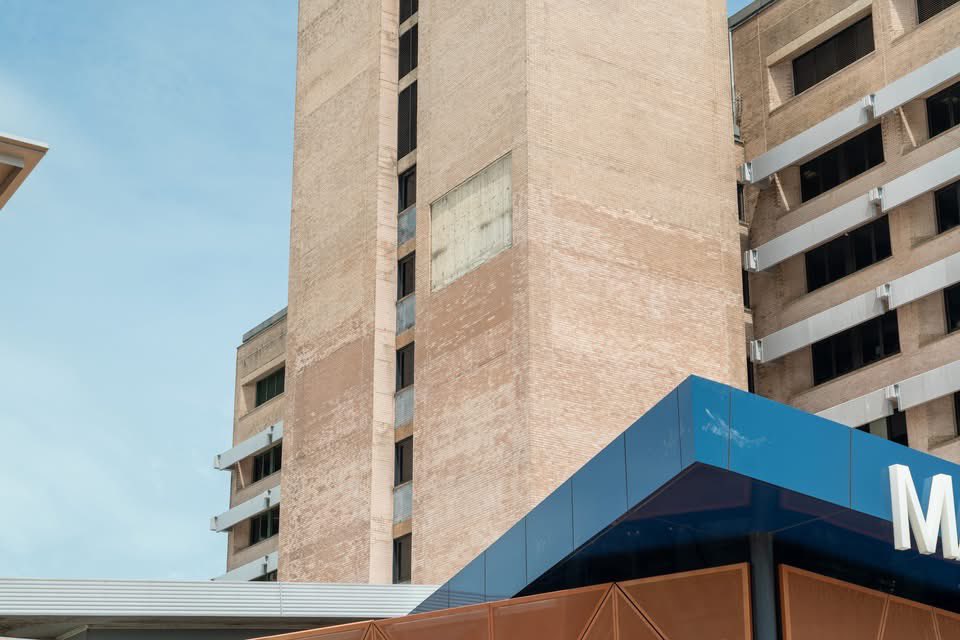 SteveEdgoMLA's tweet image. The damage at #RoyalDarwinHospital highlights the consequences of chronic federal underfunding, where we are 7% behind the national average and #Canberra must finally deliver the $400 million the #Territory needs each year.