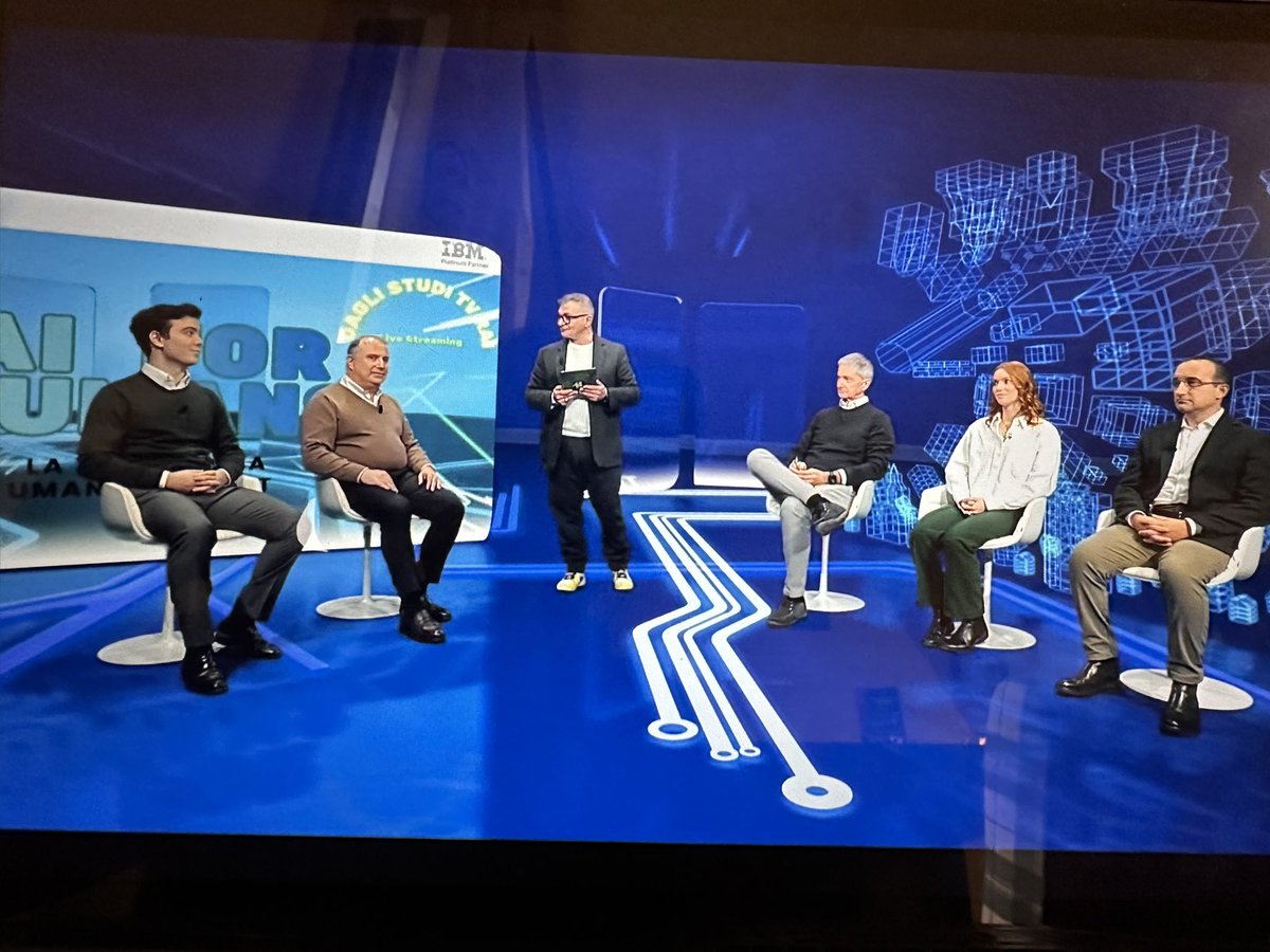 MartinaSaiu's tweet image. Ieri si è ribadito che quando l’AI è progettata attorno alle persone, diventa uno strumento che rende il lavoro più giusto e più umano.
@blueit_news ha ricordato che la vera innovazione nasce sempre da e per l’uomo. 
Guarda il replay 👉 bit.ly/ai-for-humans2…
#AIForHumans #adv