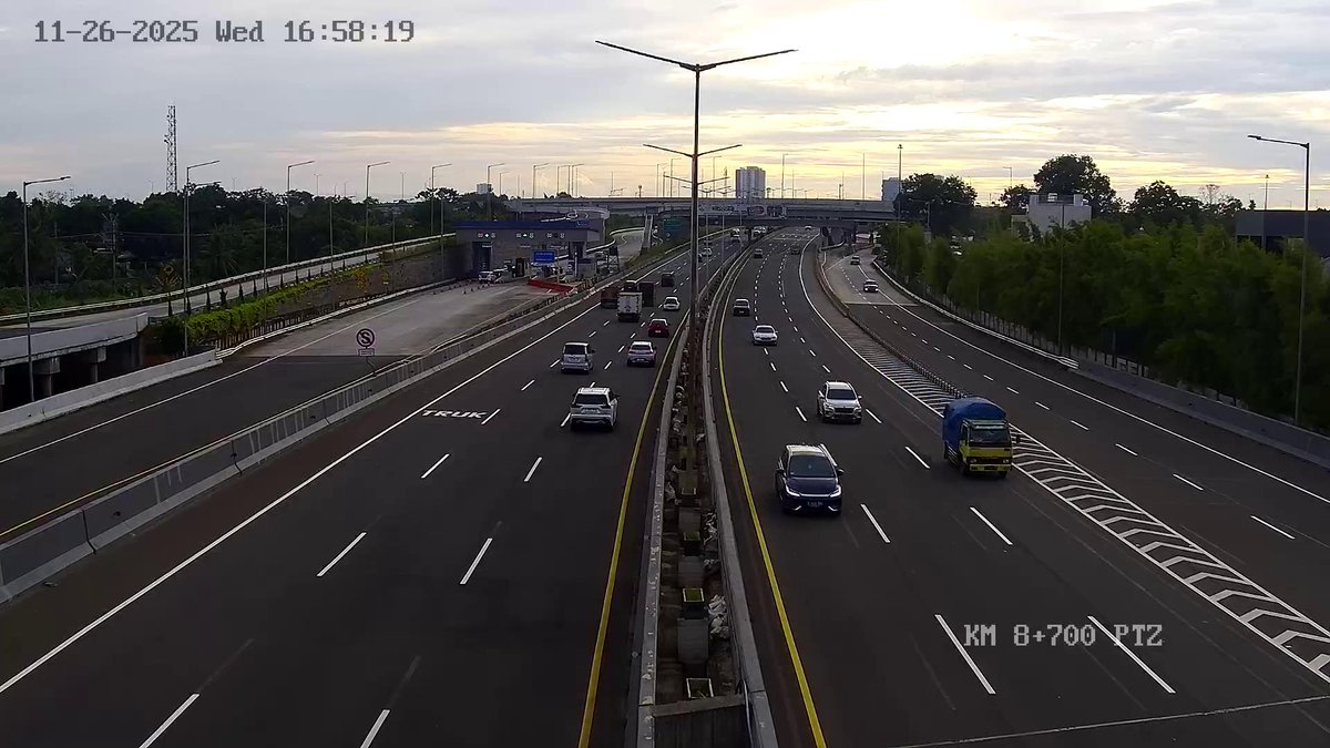 infotolbsd's tweet image. Info terkini Ruas tol Pondok Aren-Serpong lalin lancar di kedua arah cuaca cerah, tertib berkendara dan utamakan selalu jaga jarak aman  anda. @TMCPoldaMetro @NusantaraInfra @RadioElshinta